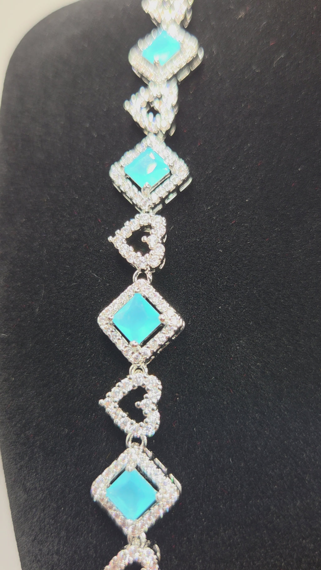 Aj VIP woman heart chain