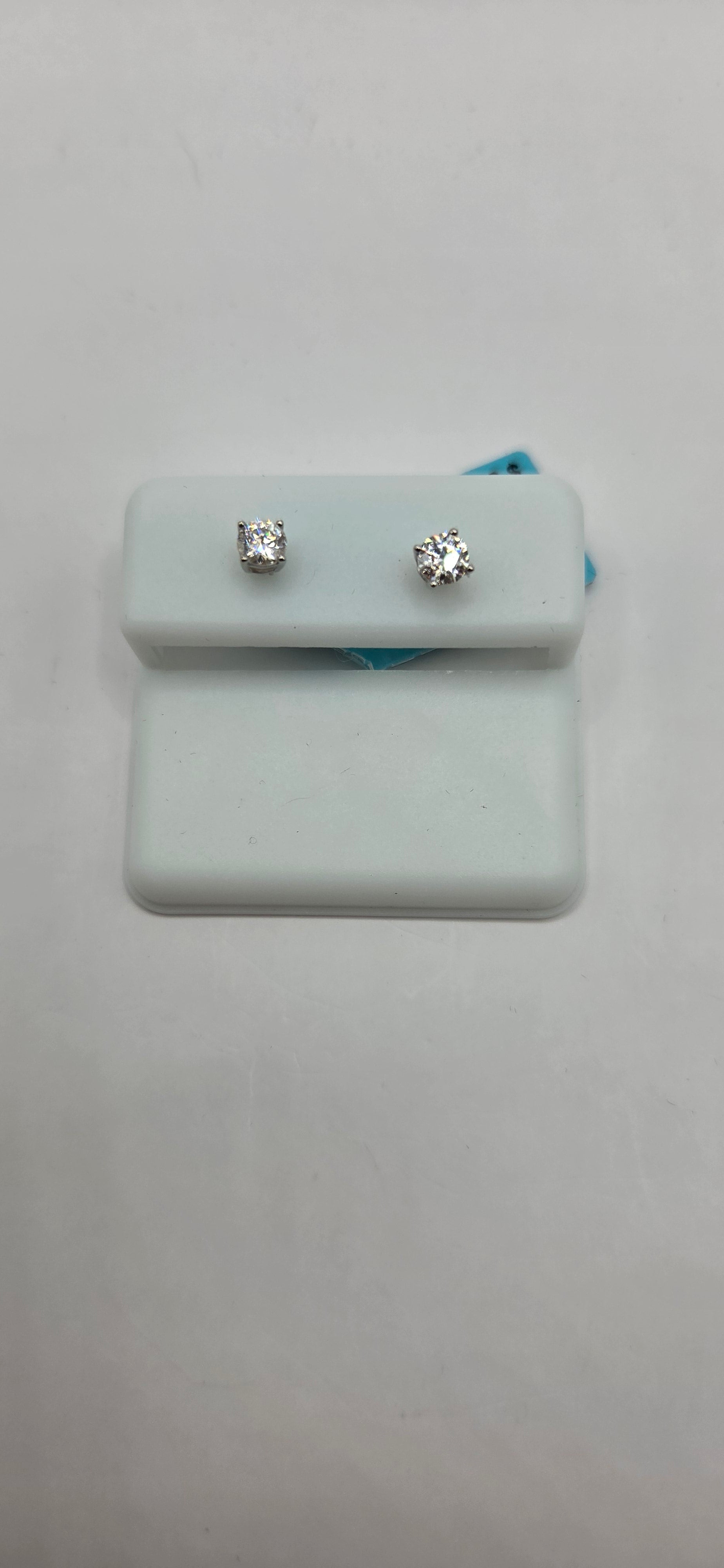 925 silver with 0.44 CTW Moissanite earrings