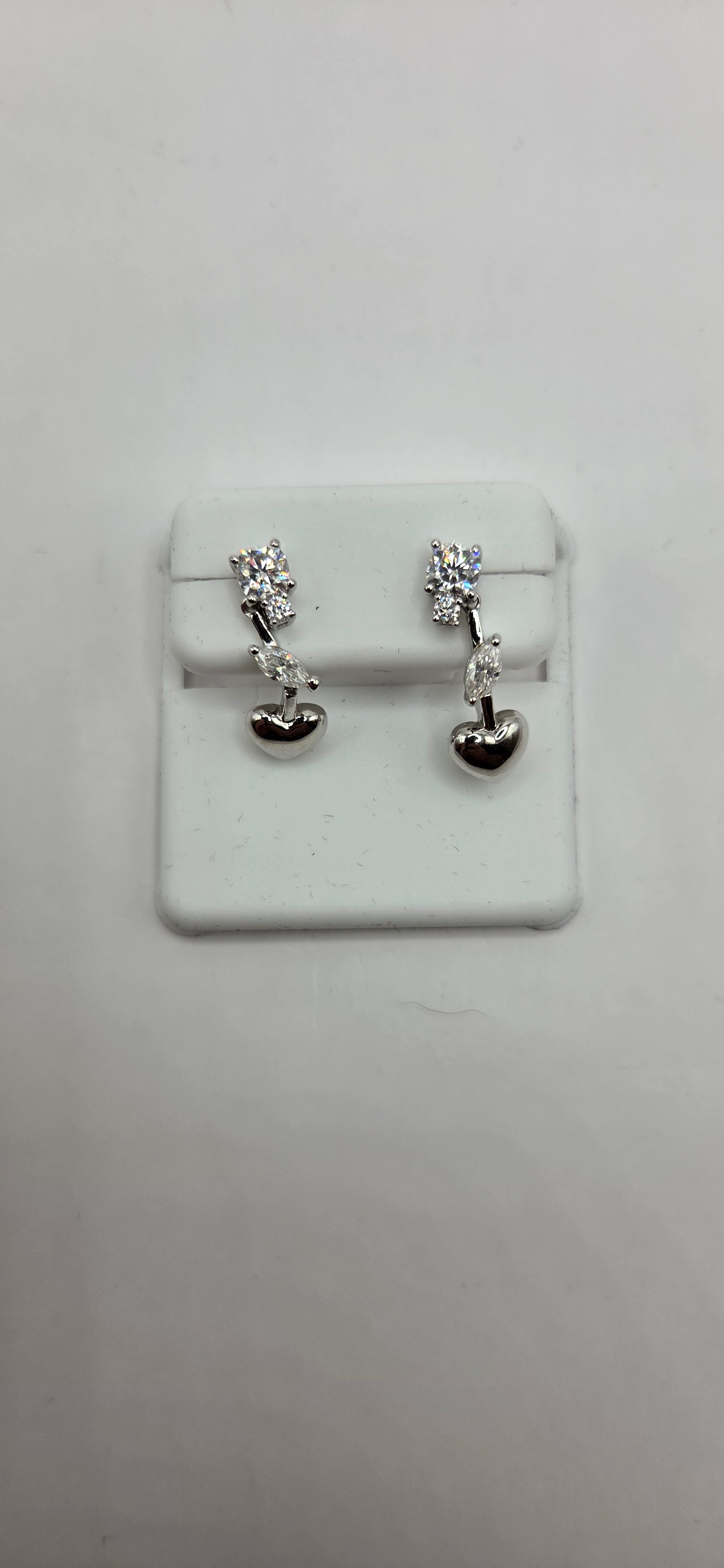 925 silver with 2.00ctw Moissanite dangling heart earrings