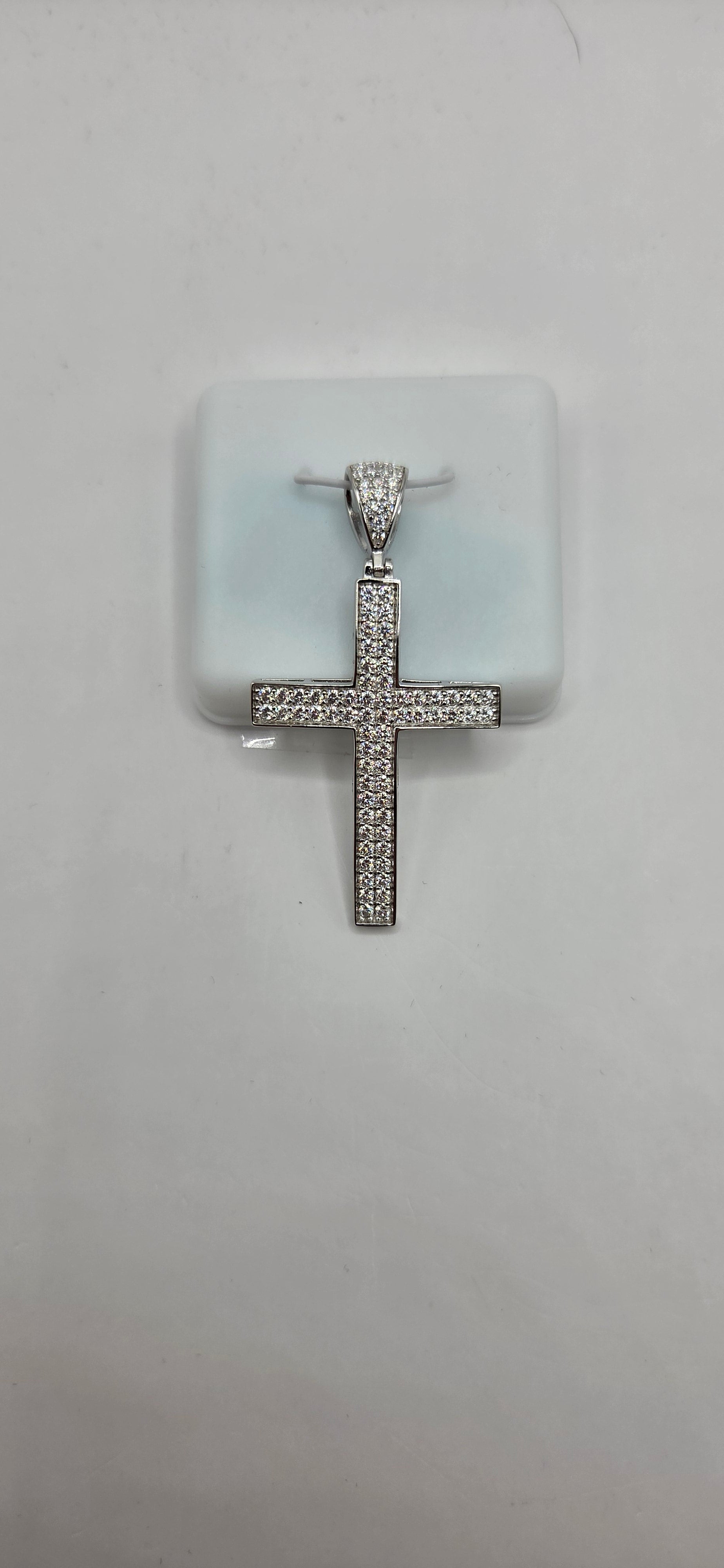 Sterling silver 1.37CTW Moissanite cross