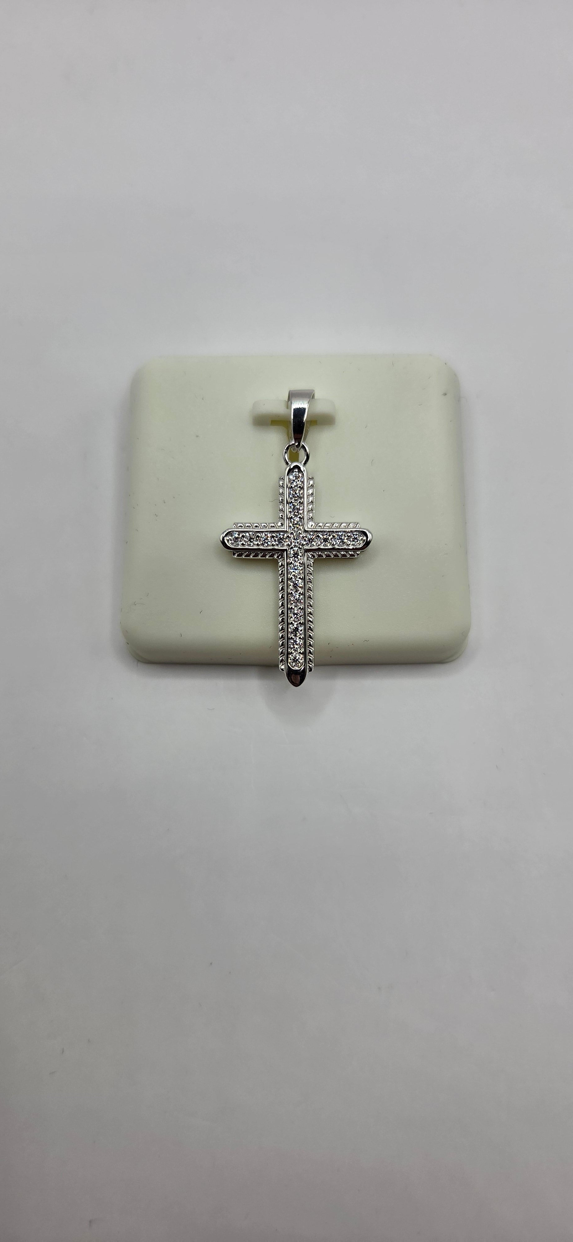 925 silver 0.50CTW Moissanite cross pendant
