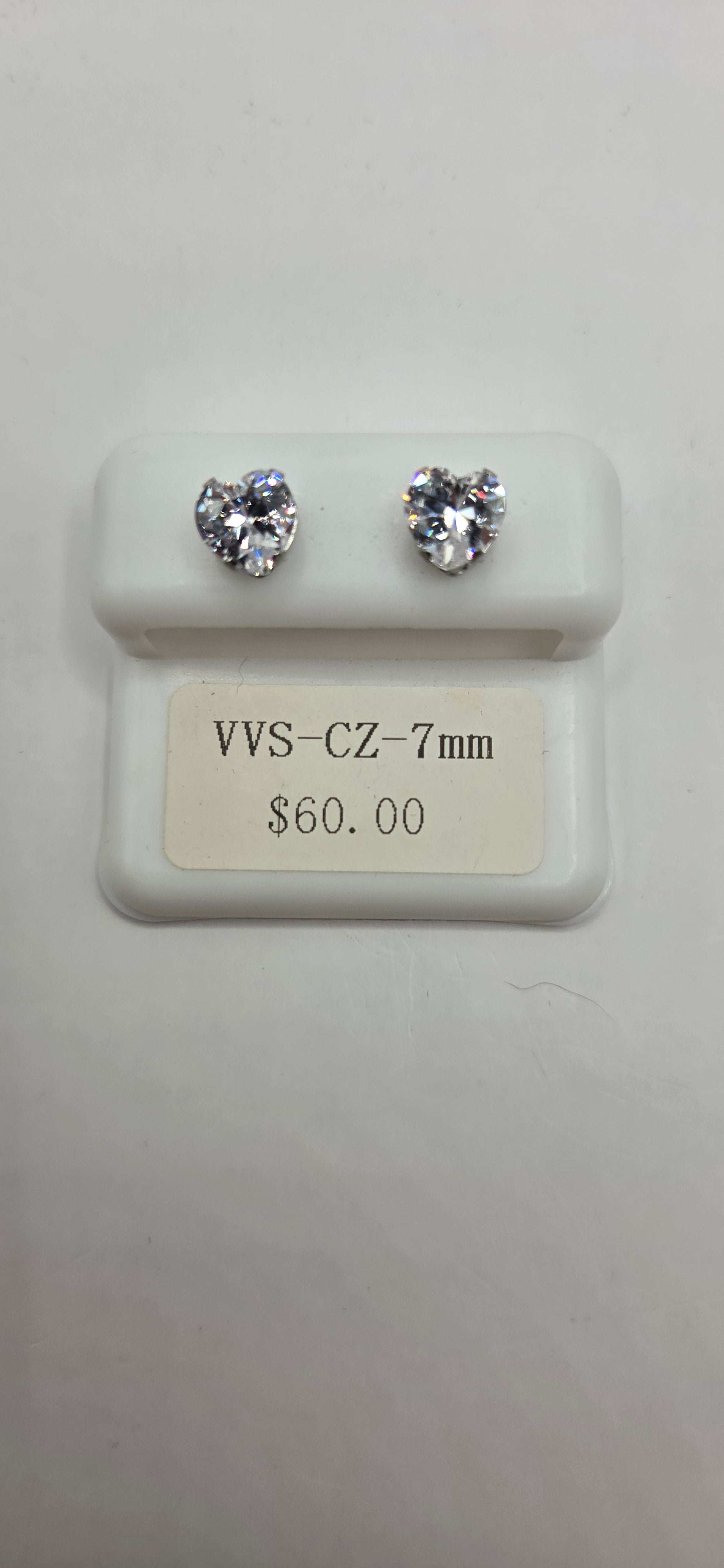 VVSCZ heart shaped earrings 7mm