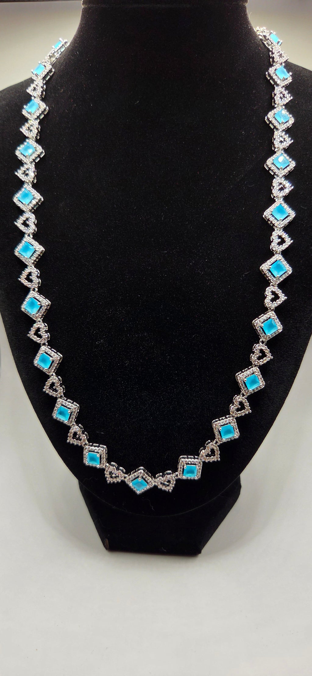 Aj VIP woman heart chain