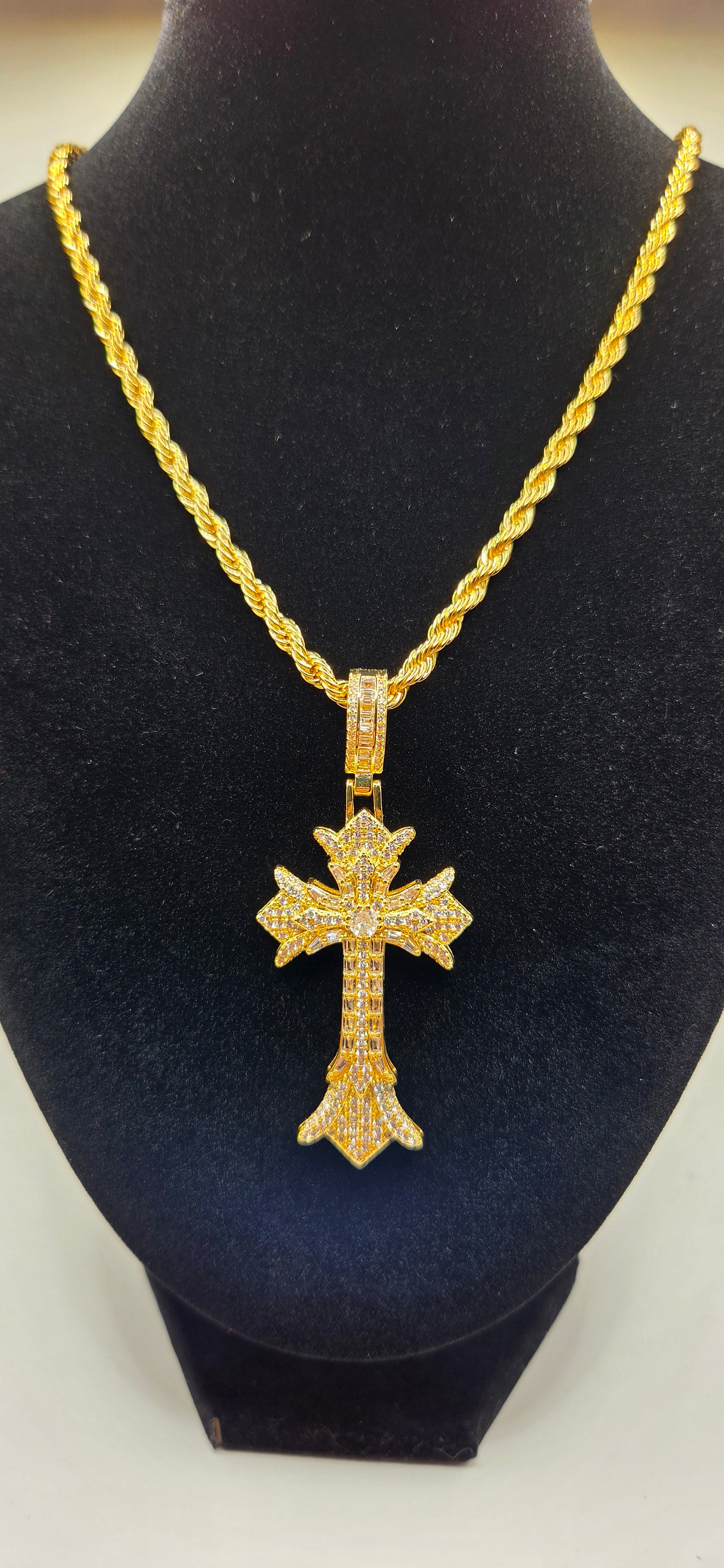 30 inch Gold rope chain and cross pendant